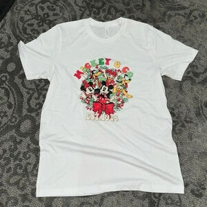 •Mickey Christmas shirt•​